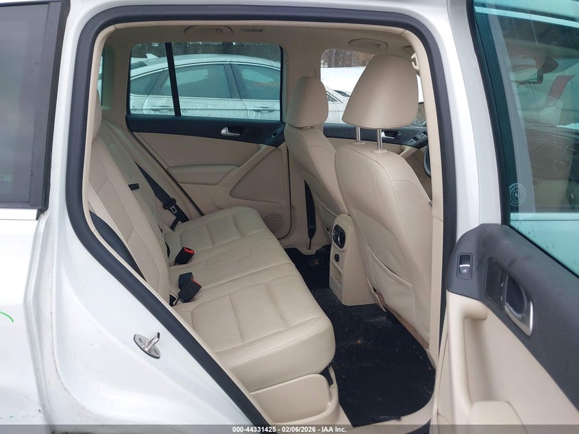 2017 VOLKSWAGEN TIGUAN auction photo 8