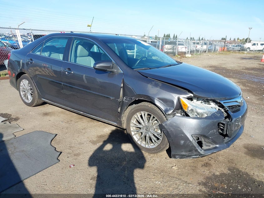 2014 TOYOTA CAMRY XLE V6