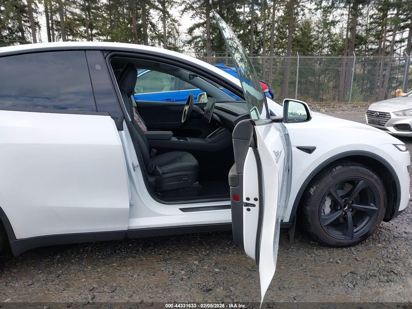 2026 Tesla Model Y Premium Rear-Wheel Drive/Standard Rear-Wheel Drive