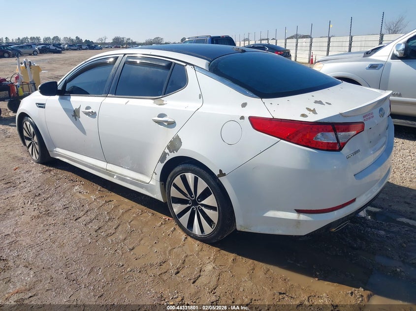5XXGR4A64CG008989 2012 Kia Optima 2.0 Sx white