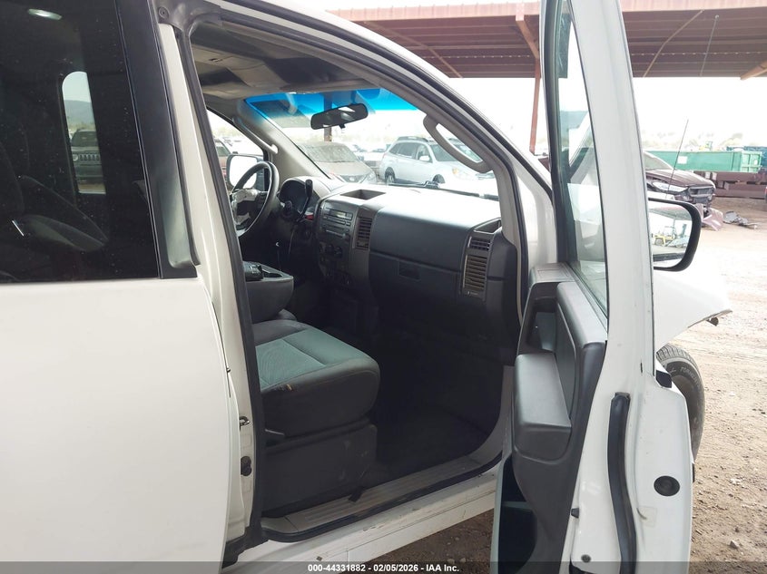 2004 Nissan Titan Xe