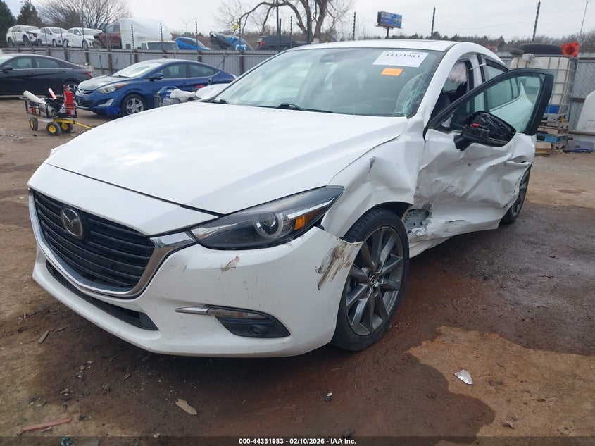 Vin: 3mzbn1m34jm173682, lot: 44828412, mazda mazda3 grand touring 20182