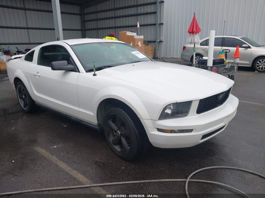 2005 Ford Mustang V6 Deluxe/V6 Premium
