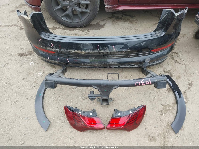 2022 Audi E-Tron Premium Plus Quattro VIN: WA1LAAGE8NB008693 Lot: 44332145