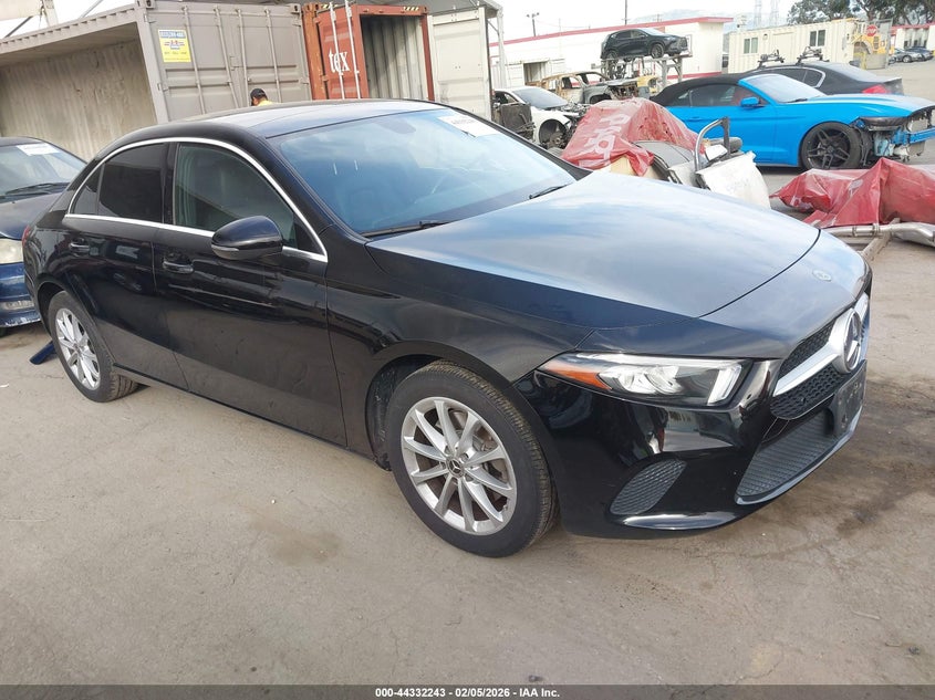 2019 Mercedes-Benz A 220