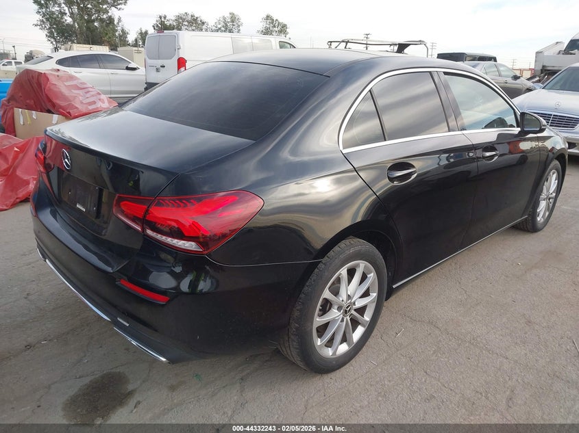 2019 Mercedes-Benz A 220