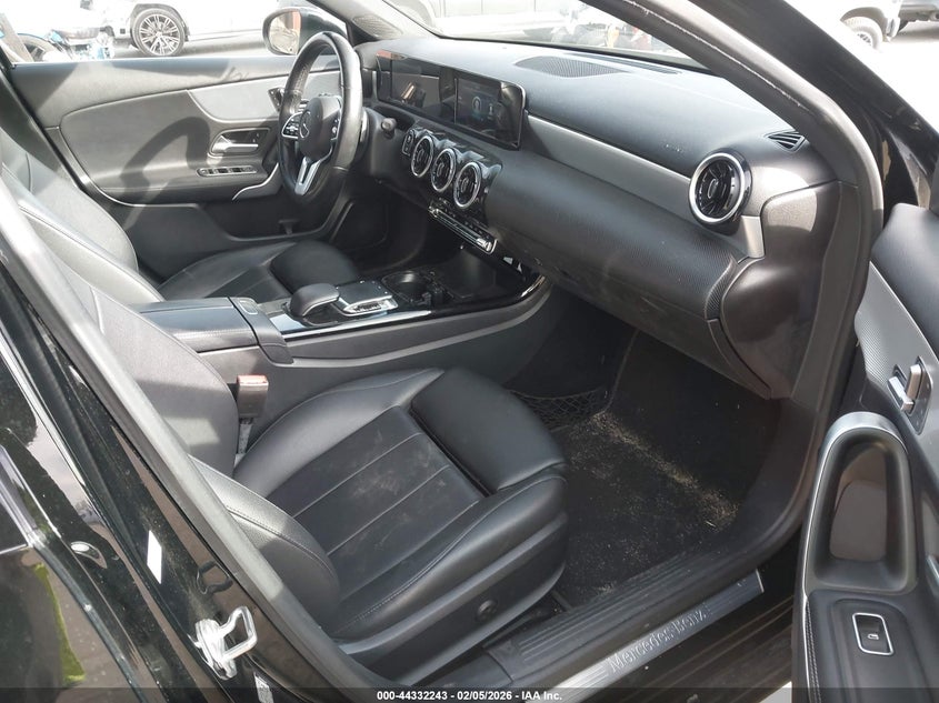 2019 Mercedes-Benz A 220