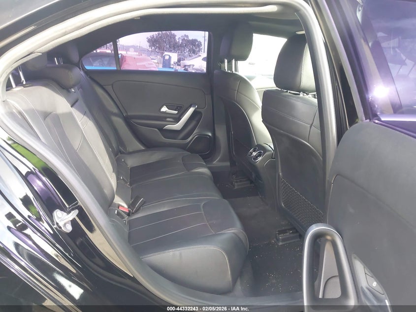 VIN WDD3G4EB2KW024638 2019 MERCEDES-BENZ A 220