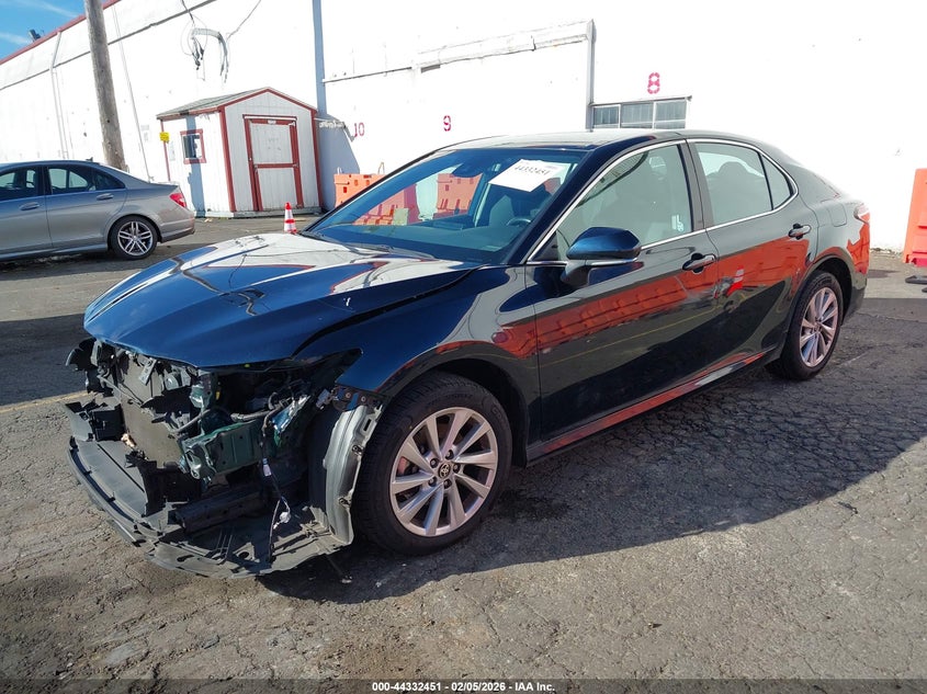 2021 Toyota Camry Le Awd