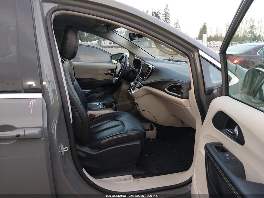 2022 Chrysler Pacifica Hybrid Touring L