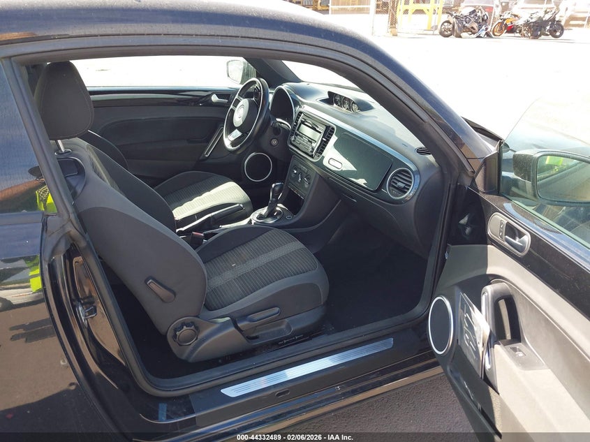 2012 Volkswagen Beetle 2.0T