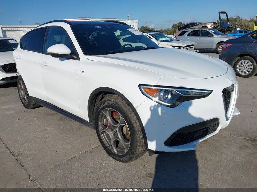 2022 Alfa Romeo Stelvio Ti Awd