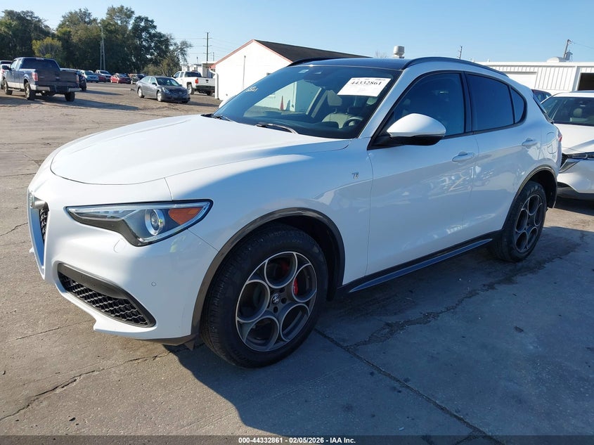 2022 Alfa Romeo Stelvio Ti Awd