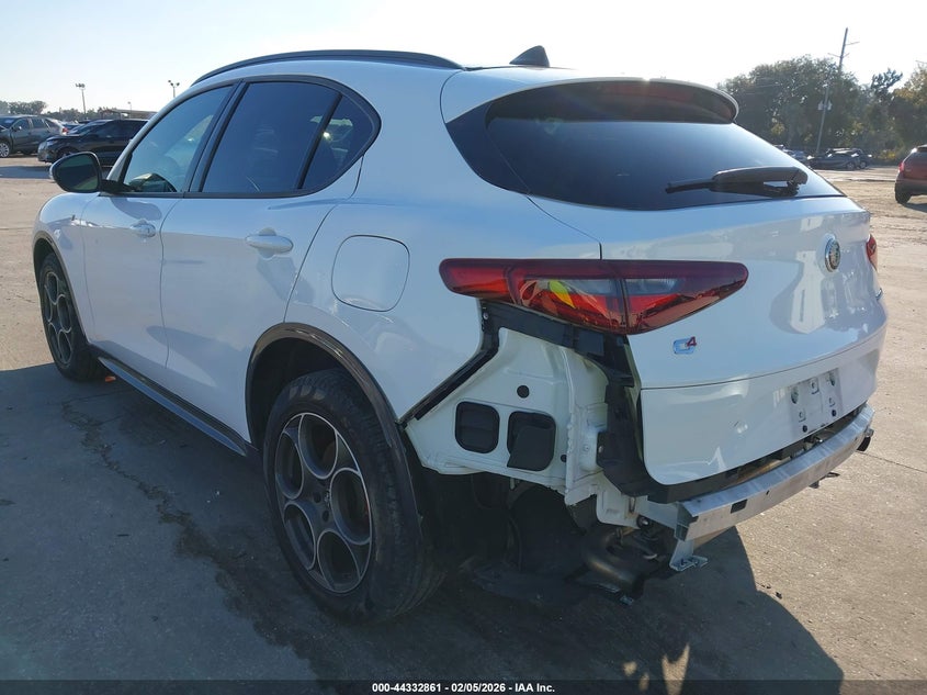 2022 Alfa Romeo Stelvio Ti Awd