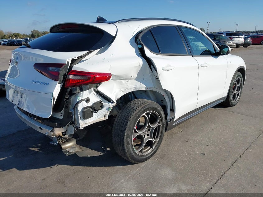 2022 Alfa Romeo Stelvio Ti Awd