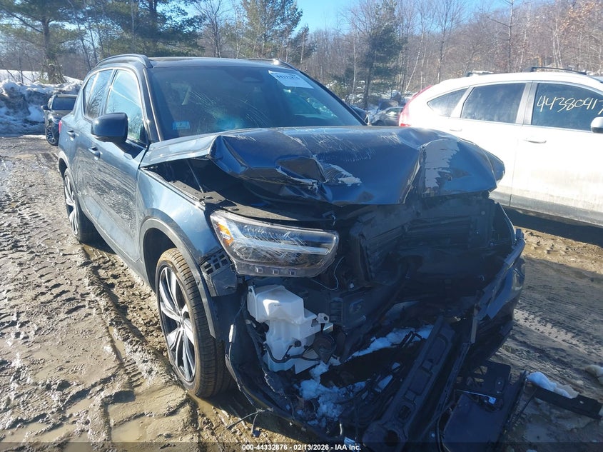 2022 Volvo Xc40 Recharge Pure Electric P8 Twin Plus