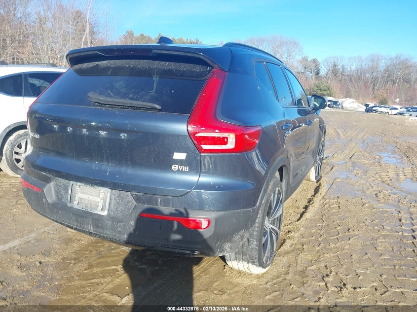 2022 Volvo Xc40 Recharge Pure Electric P8 Twin Plus