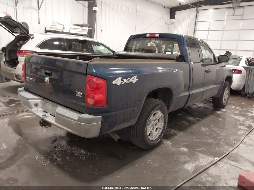 2005 Dodge Dakota Slt