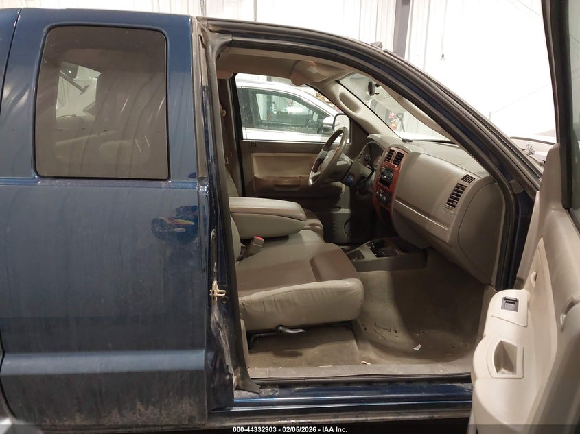 2005 Dodge Dakota Slt