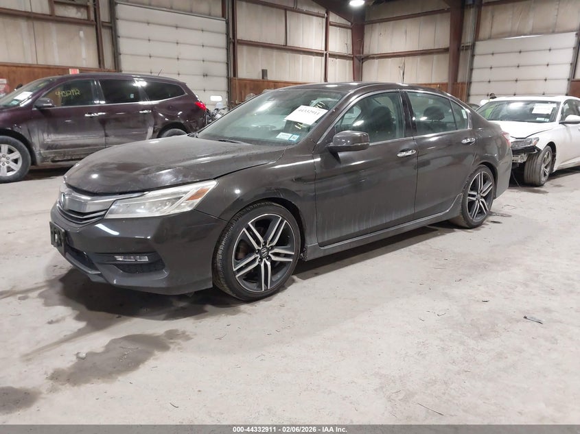 1HGCR3F92HA031302 2017 Honda Accord Touring V6 photo 1