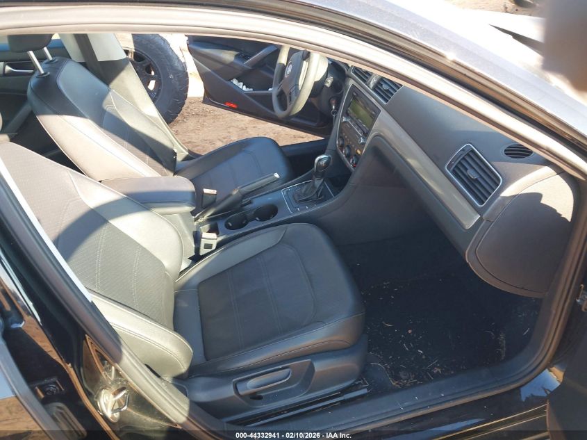 2013 Volkswagen Passat 2.5L Wolfsburg Edition