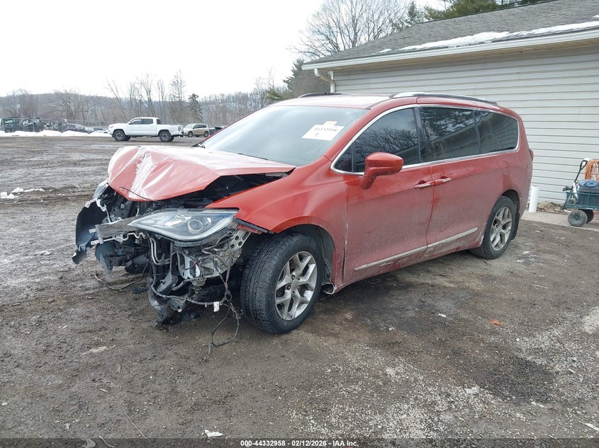 2017 Chrysler Pacifica Touring-L Plus