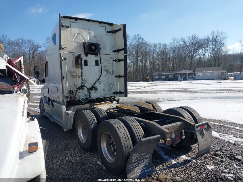 2016 Freightliner Cascadia 113