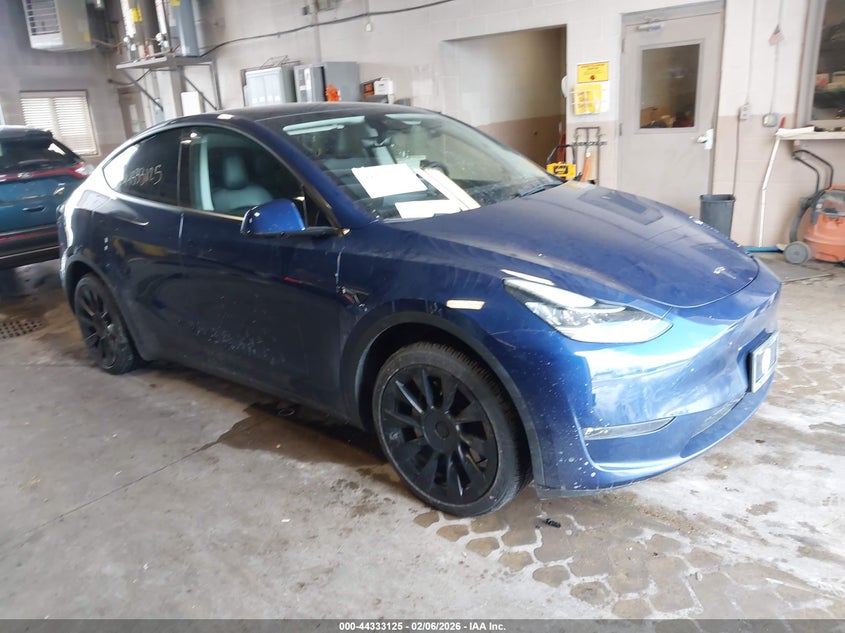 2022 Tesla Model Y Long Range Dual Motor All-Wheel Drive