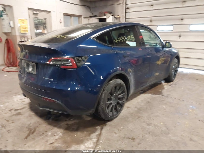2022 Tesla Model Y Long Range Dual Motor All-Wheel Drive