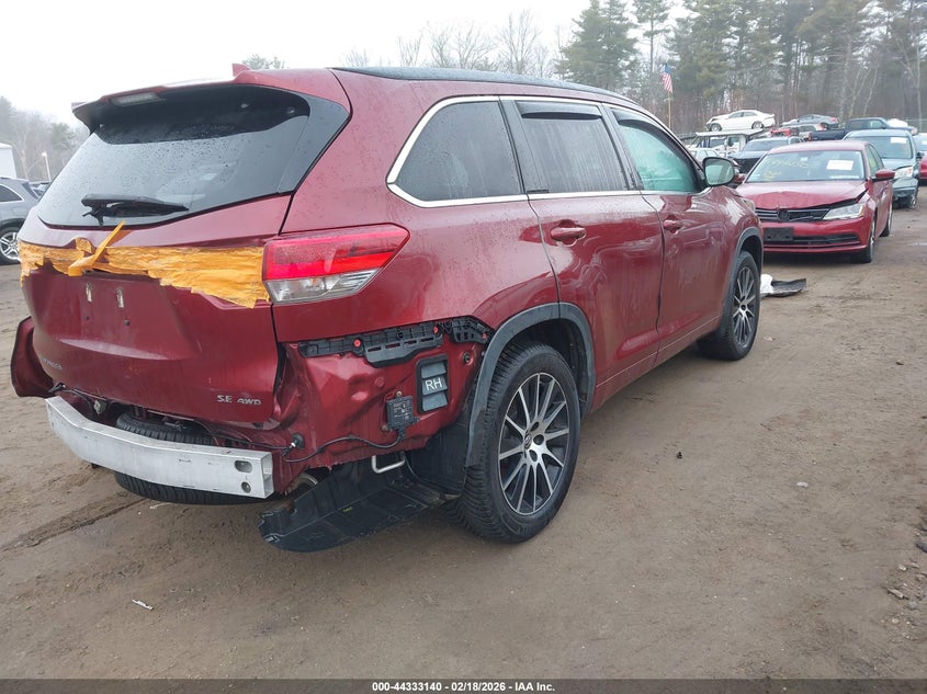 2018 Toyota Highlander Se
