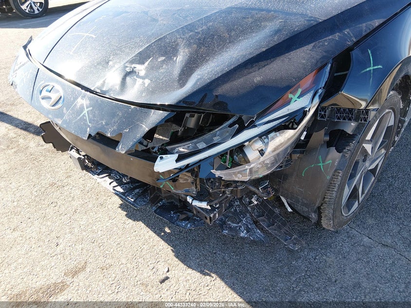 VIN 5NPLS4AG0PH105600 2023 HYUNDAI ELANTRA SEL