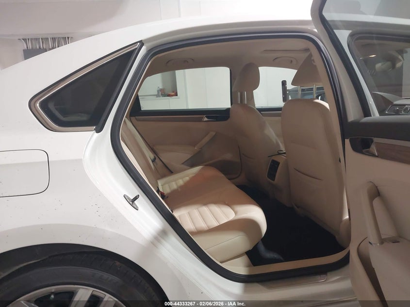VIN 1VWCT7A30HC020228 2017 VOLKSWAGEN PASSAT 1.8T SEL PREMIUM