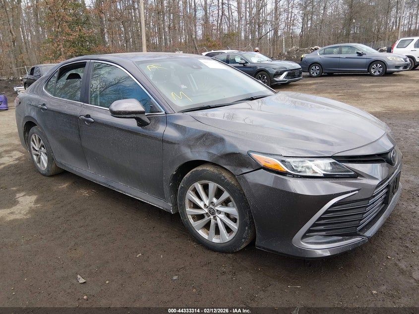 2022 Toyota Camry Le
