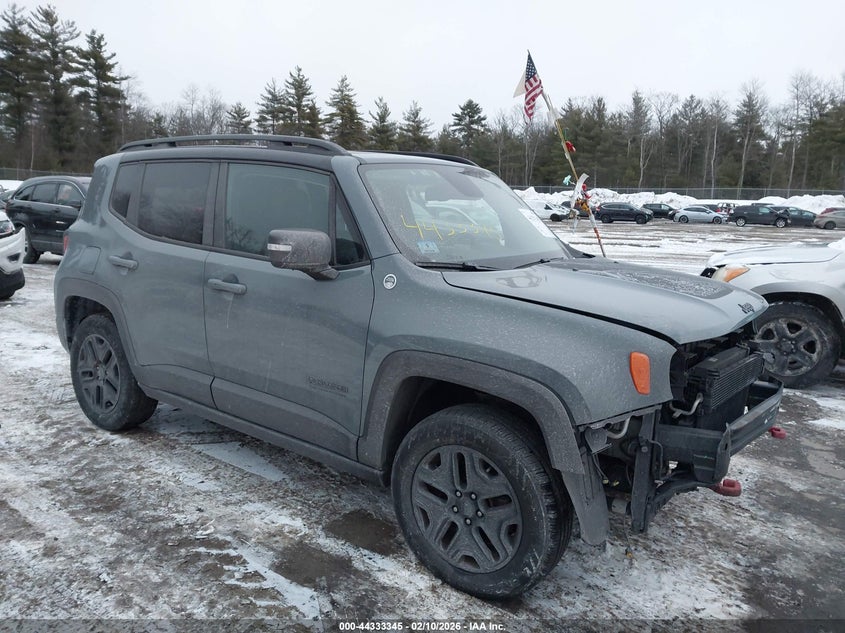 2017 Jeep Renegade Deserthawk 4X4