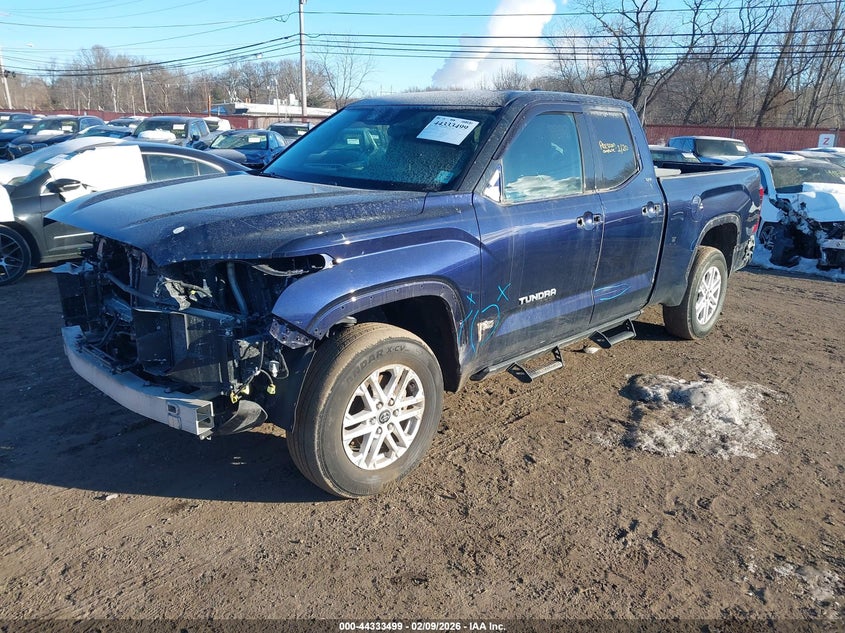 2022 TOYOTA TUNDRA auction photo 2