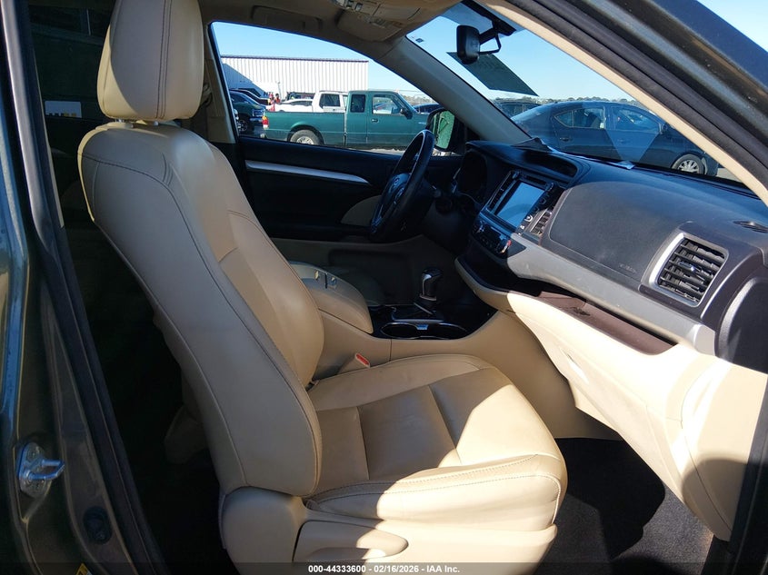 2016 Toyota Highlander Xle V6