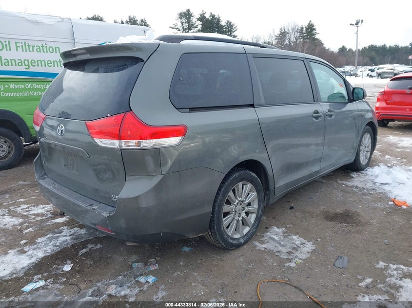 2011 Toyota Sienna Xle