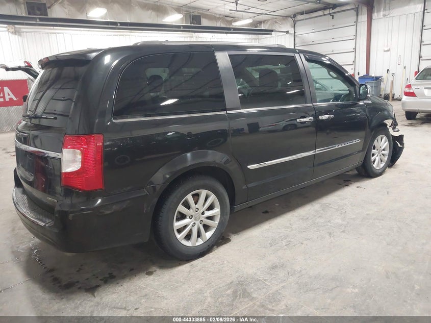 2016 Chrysler Town & Country Limited Platinum