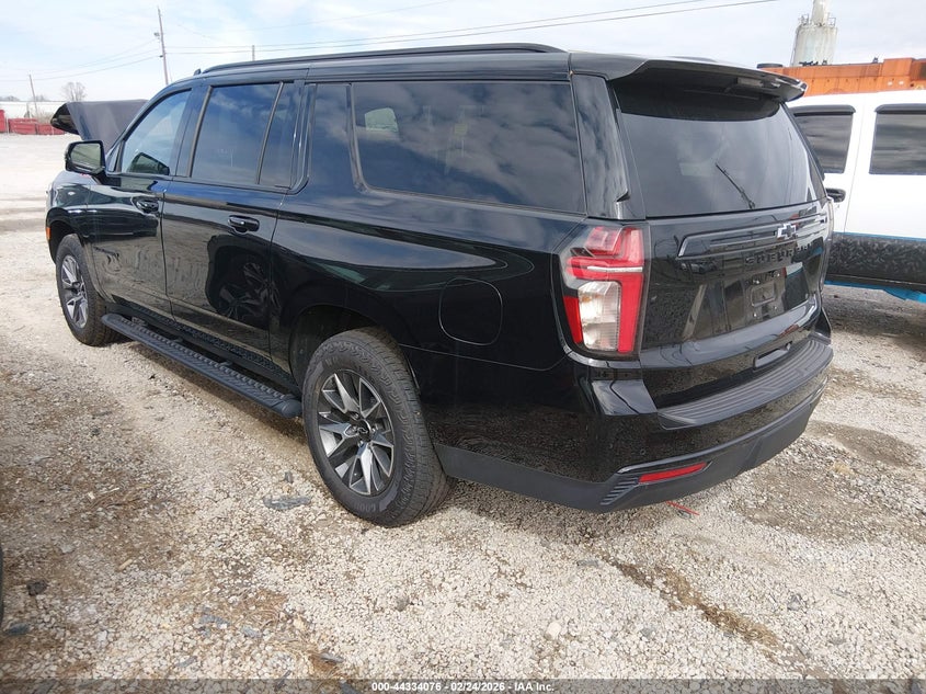 CHEVROLET SUBURBAN - zdjęcie 3