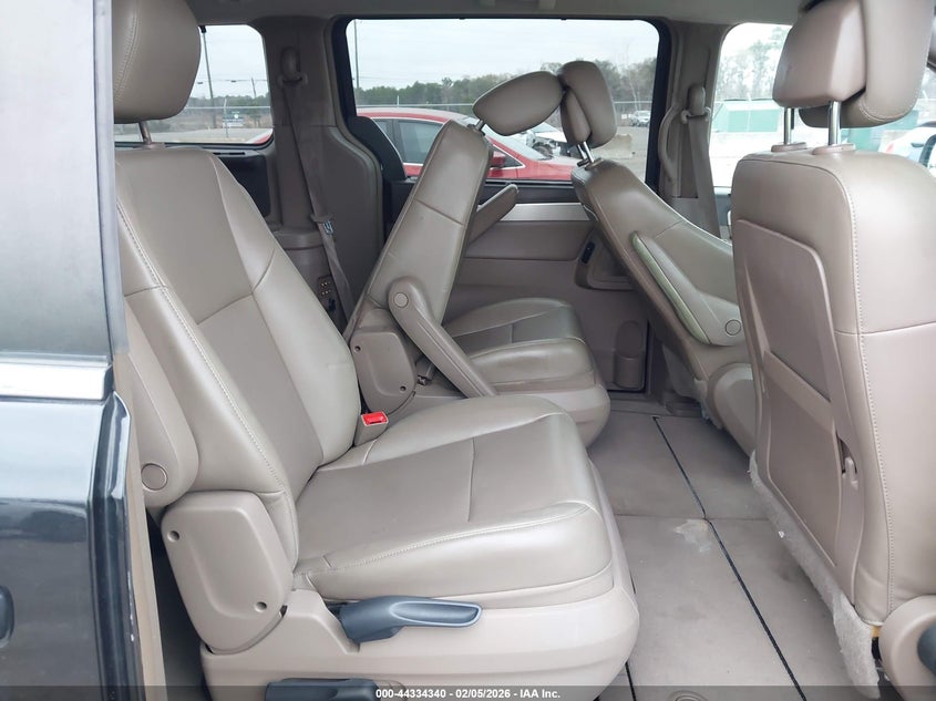 2011 Volkswagen Routan Se VIN: 2V4RW3DG5BR670821 Lot: 44334340