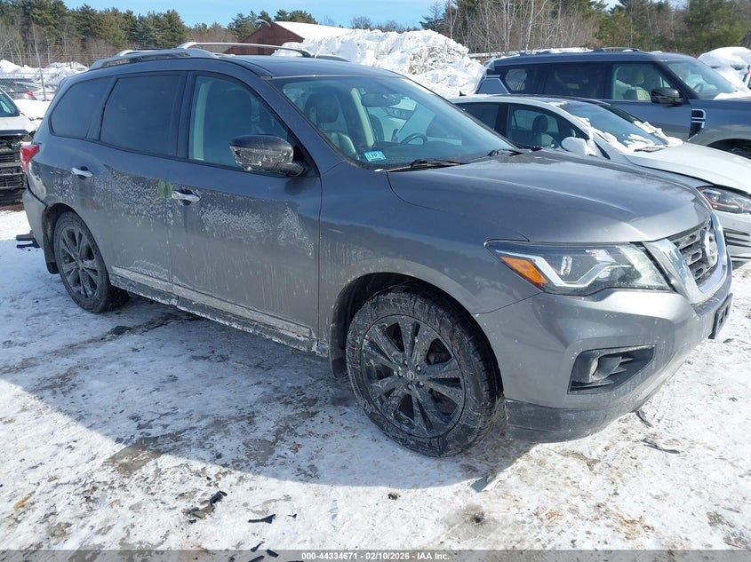 2017 Nissan Pathfinder Platinum