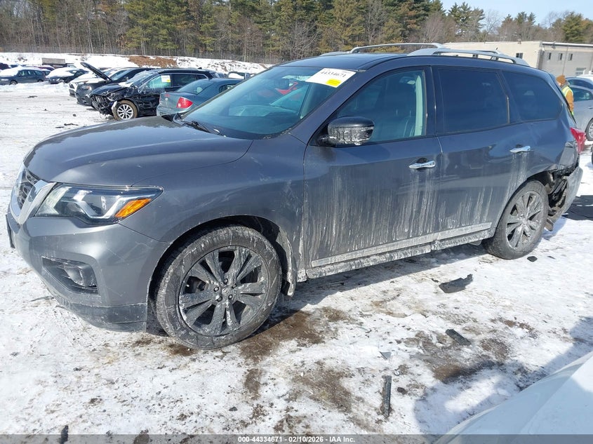 2017 Nissan Pathfinder Platinum
