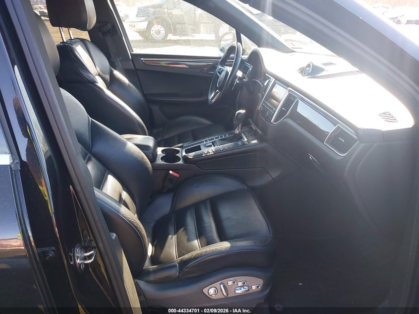 2015 Porsche Macan S