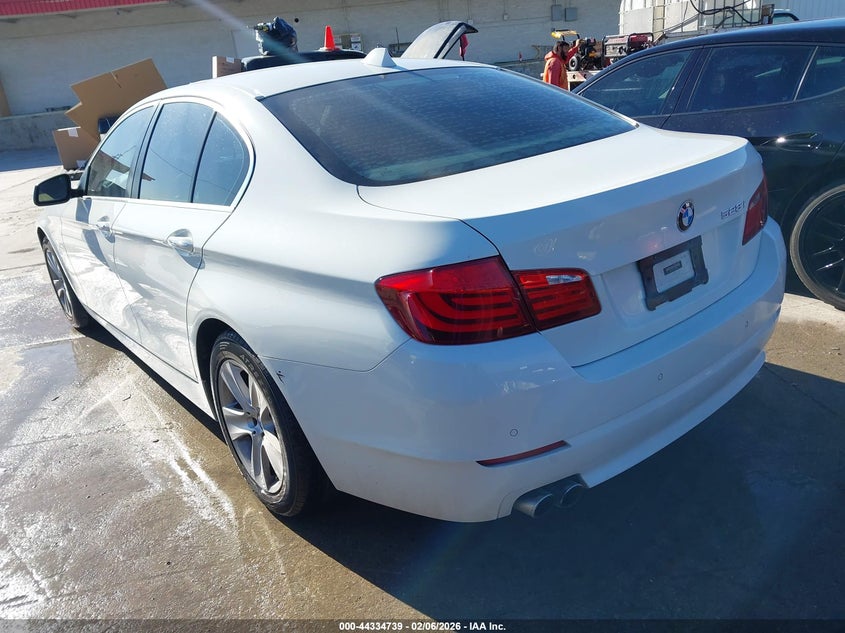 2011 BMW 528I