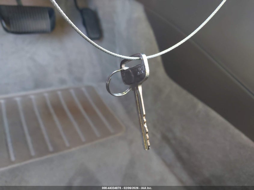 2000 Toyota Camry Ce VIN: 4T1BG22K7YU713637 Lot: 44334878