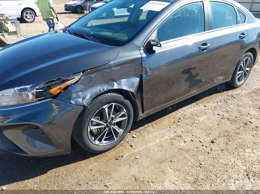 VIN 3KPF24ADXPE685056 2023 KIA FORTE LXS