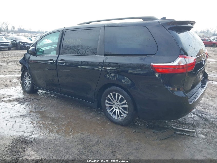 2018 Toyota Sienna Xle 8 Passenger