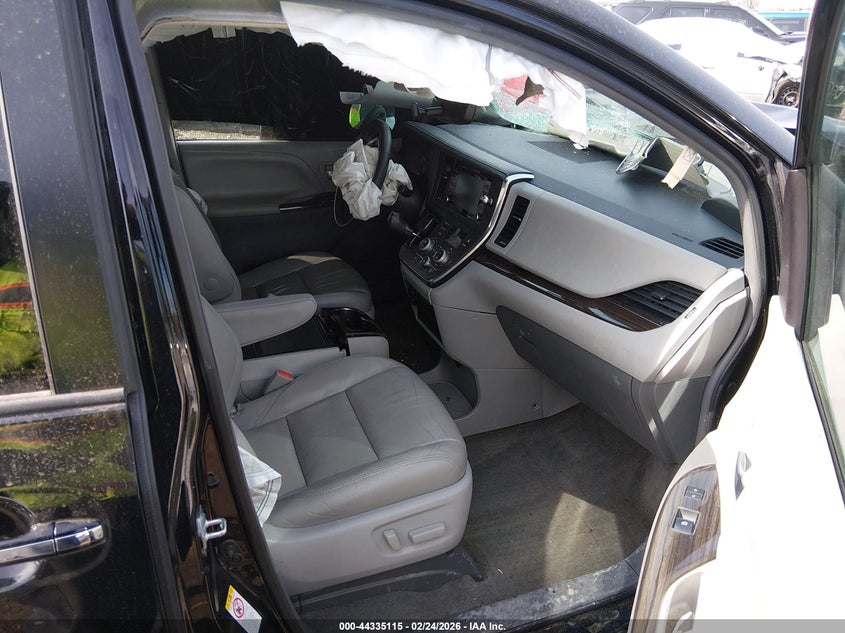 2018 Toyota Sienna Xle 8 Passenger