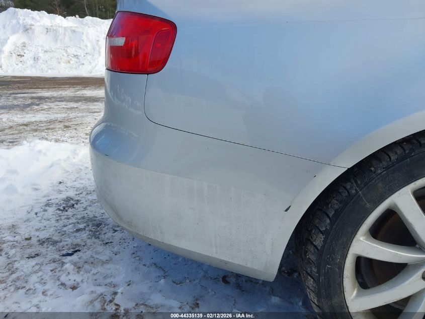 2013 Audi A4 2.0T Premium VIN: WAUFFAFL1DN005438 Lot: 44335139