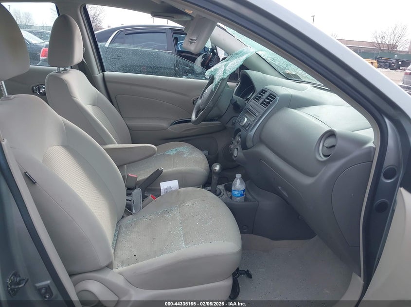 2013 Nissan Versa 1.6 Sv